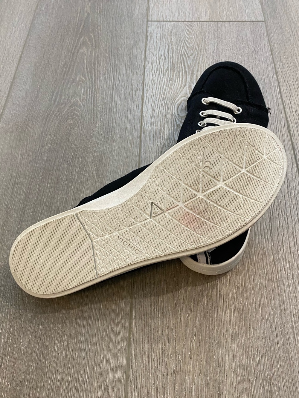 Vionic Beach Shoes - Picture 5 of 8